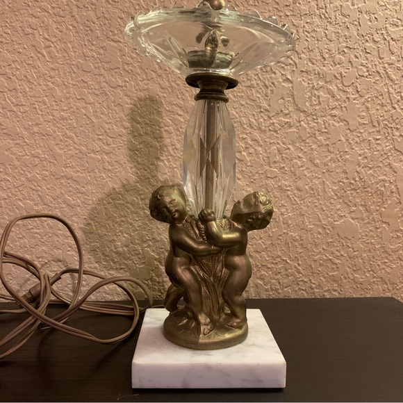 Beautiful vintage ornate gold / marble angel lamp - Picture 2 of 6